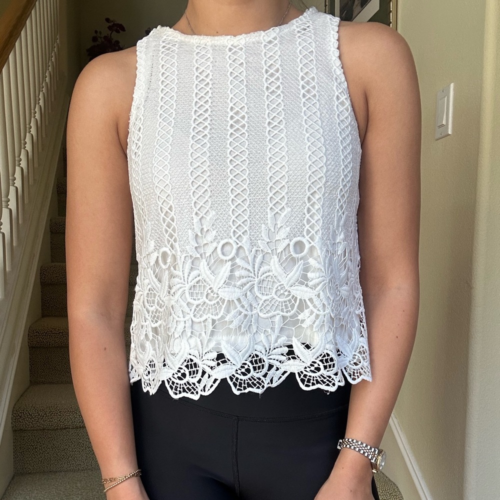 Cute lace with floral detailing tank